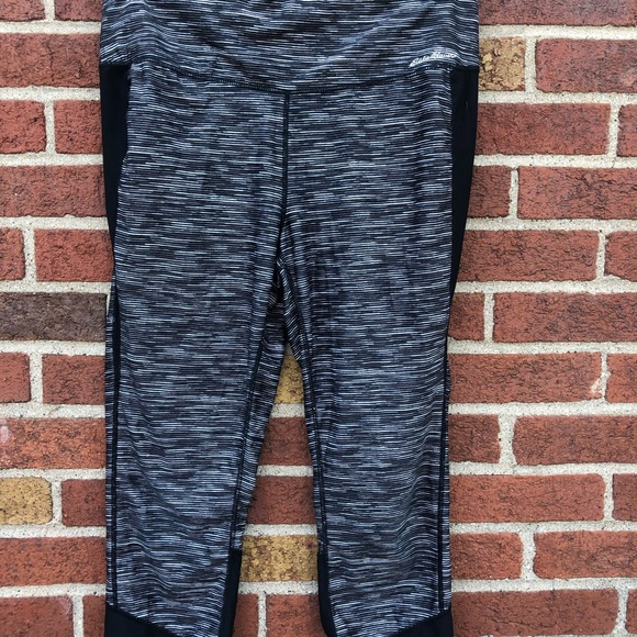 Eddie Bauer Womens Athletic Cropped Leggings Black Size Large - Picture 1 of 9